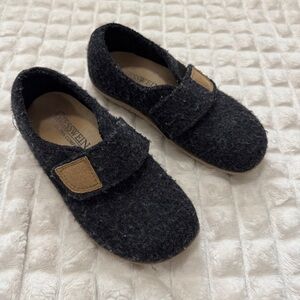 Giesswein 37 Camden 100% Wool Ultra Comfort Shoes Slippers Dark Gray Casual